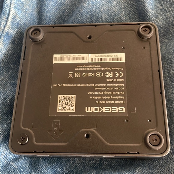 selling a mini geekcom pc I wanted to sell it because I don’t really use it - Picture 2 of 3